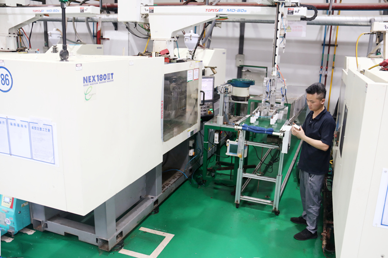 精密注塑件是如何加工生產(chǎn)出來的，立新塑膠來為您解答？